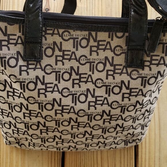 Kenneth Cole Reaction  black and gray crossbody bag - Picture 8 of 10